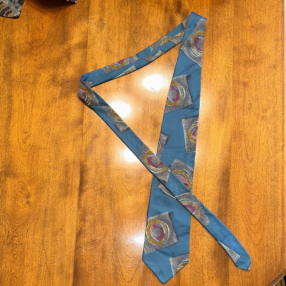 Dior Men's Tie Set - Black, Blue, Red - Picture 4 of 8